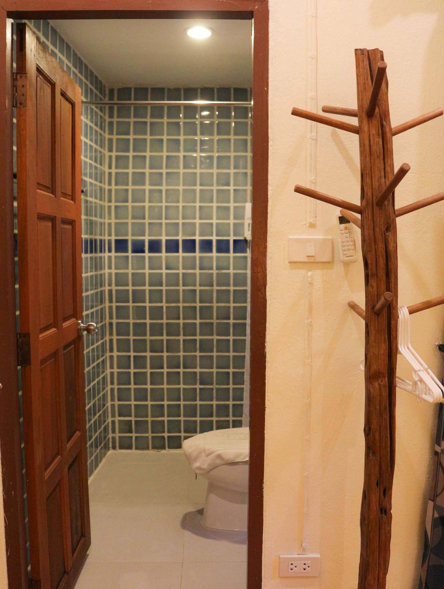 Changmoi House Bed & Breakfast