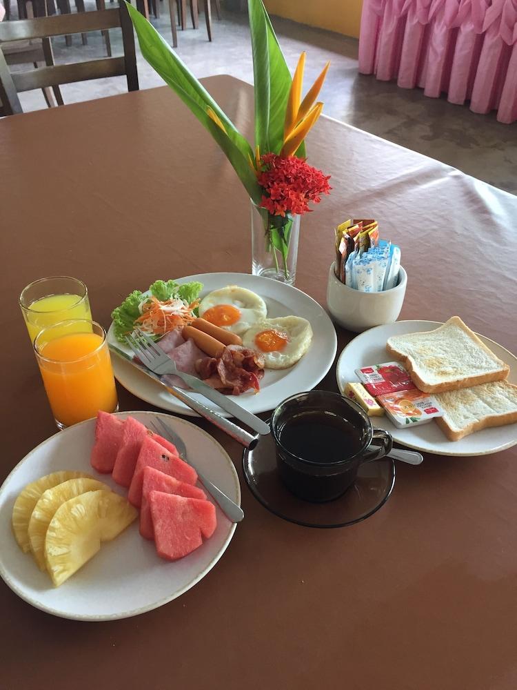Hotel Bacchus