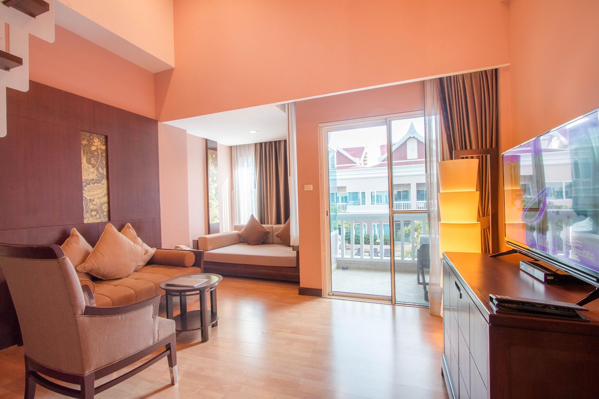 Grand Pacific Sovereign & Resort 5*