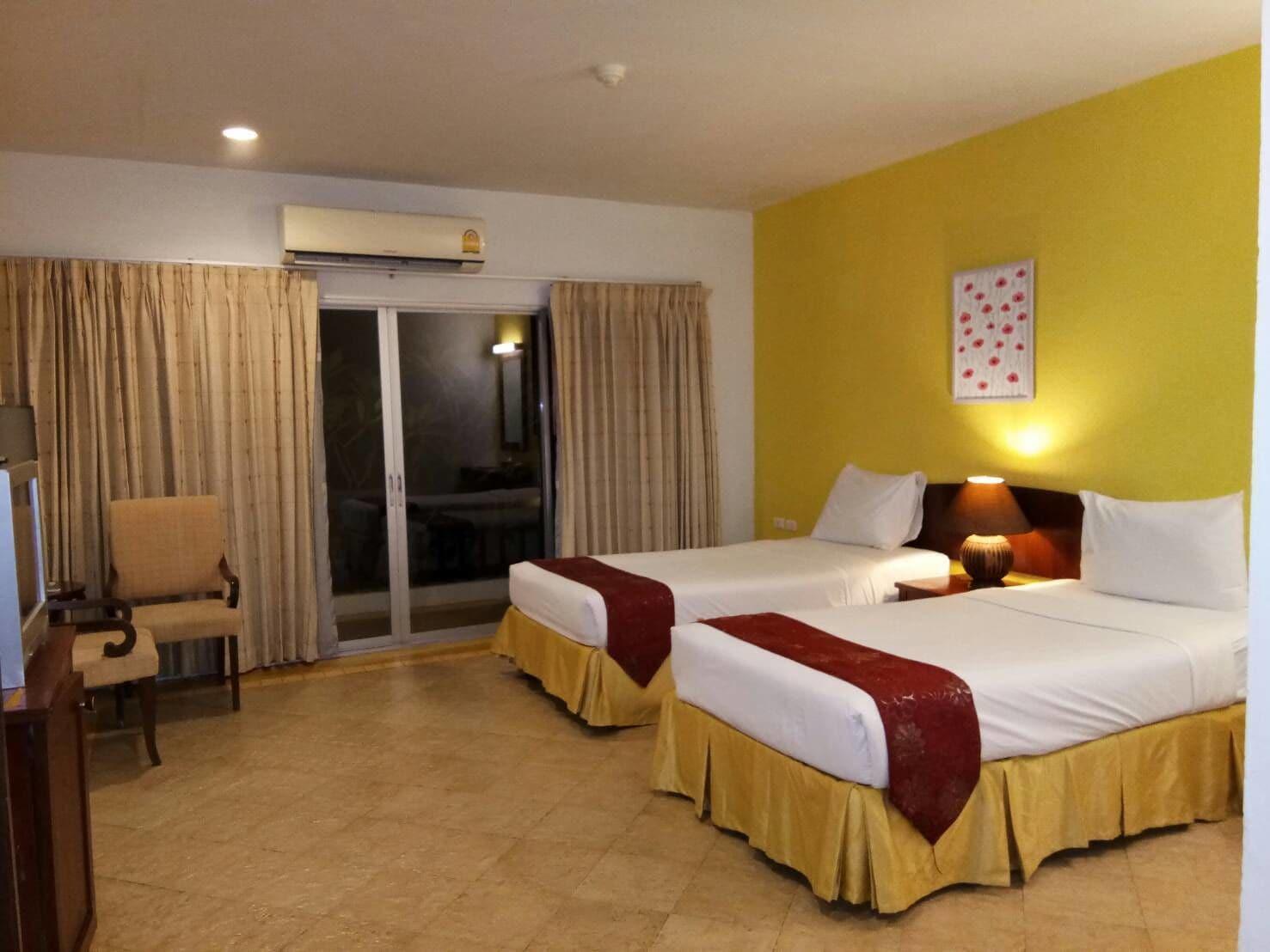 Golden Pine Resort Pran Buri