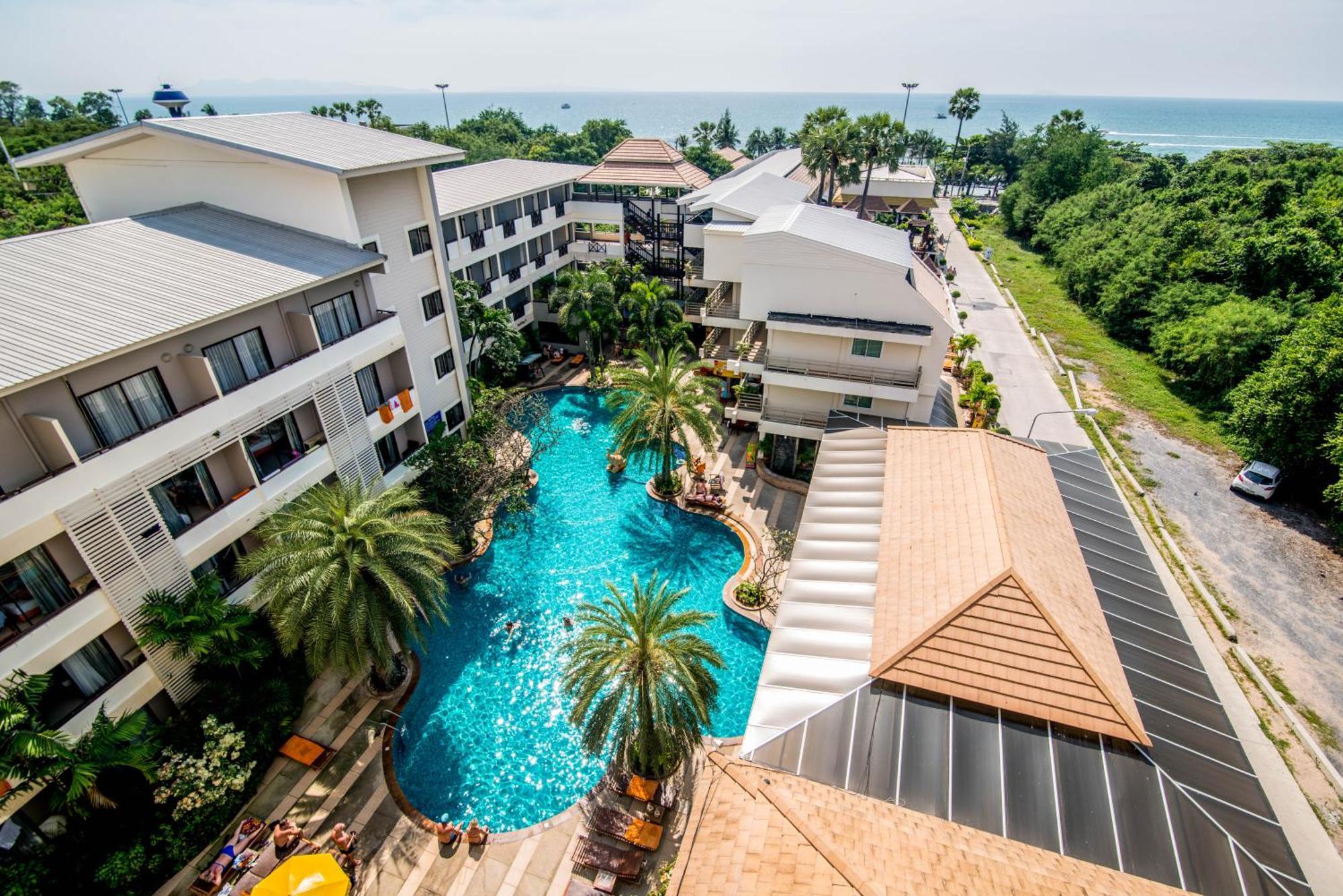 Sea Breeze Jomtien 4*