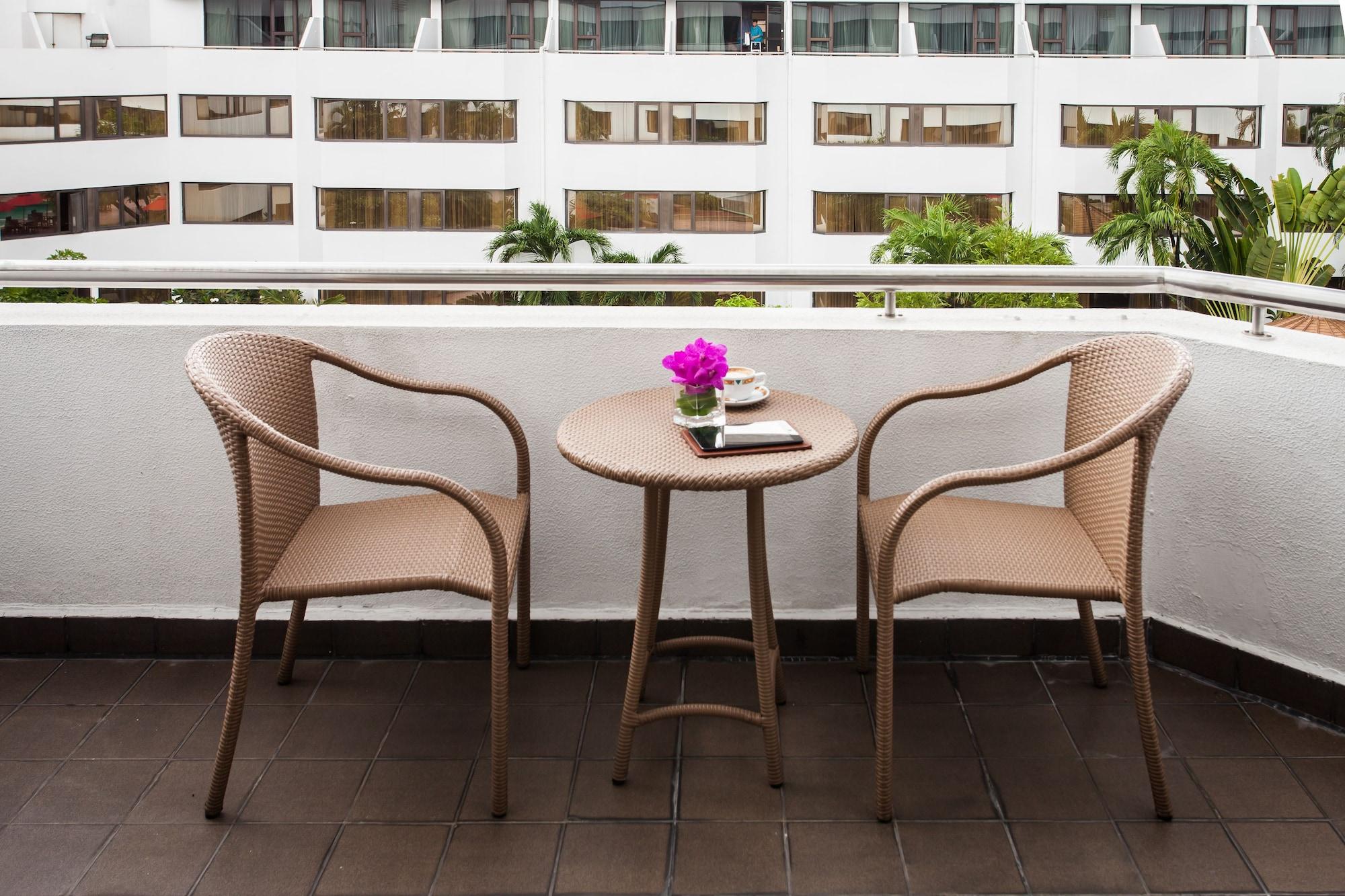 Hotel Amari Don Muang Airport Banguecoque