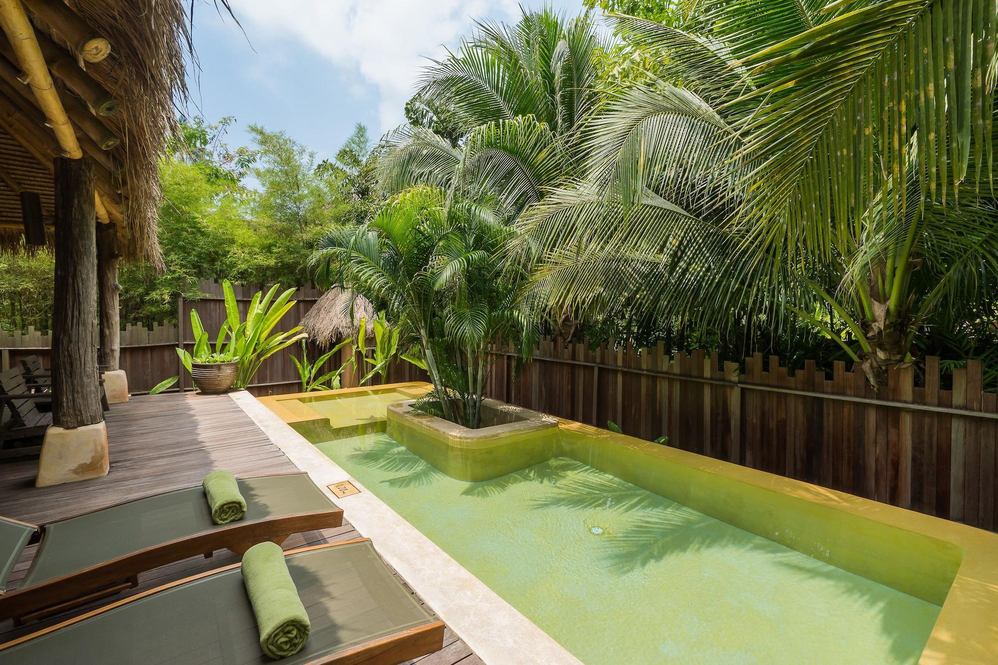 High Season Pool &