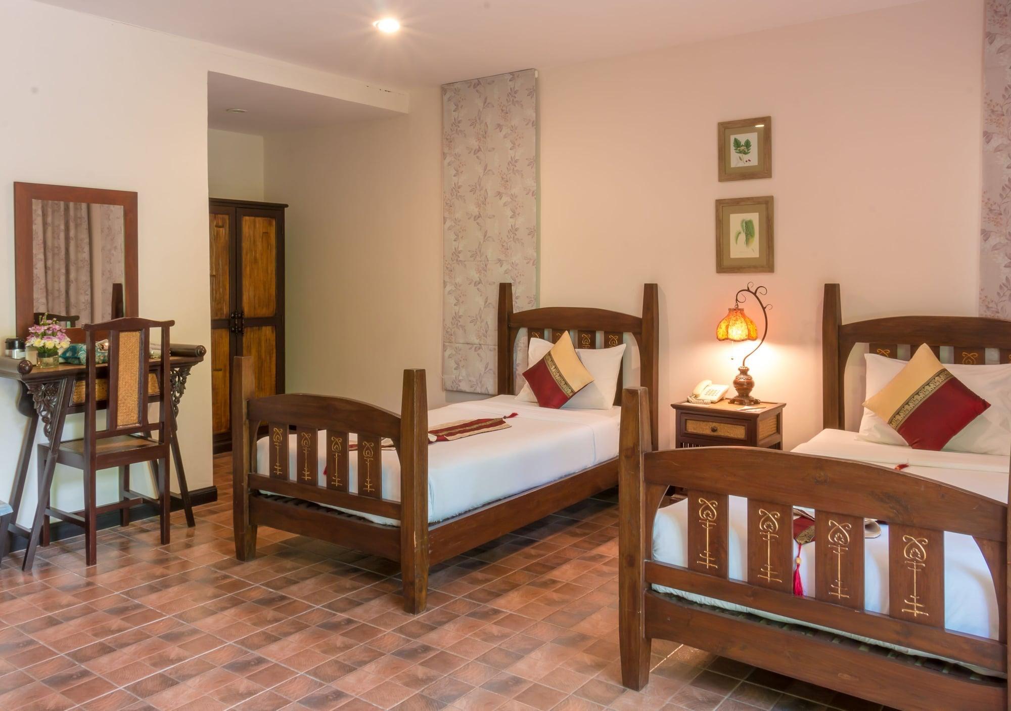 Resort Phuwanalee 4*