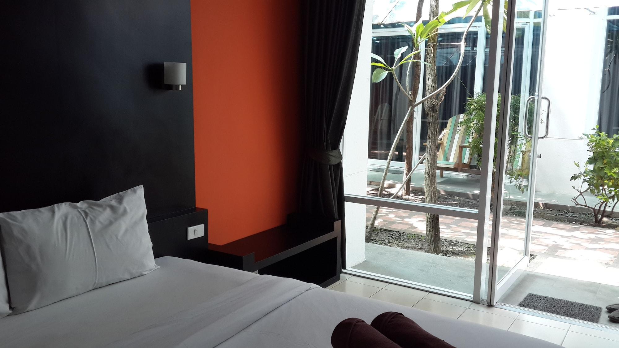 Khun Hotel 2*