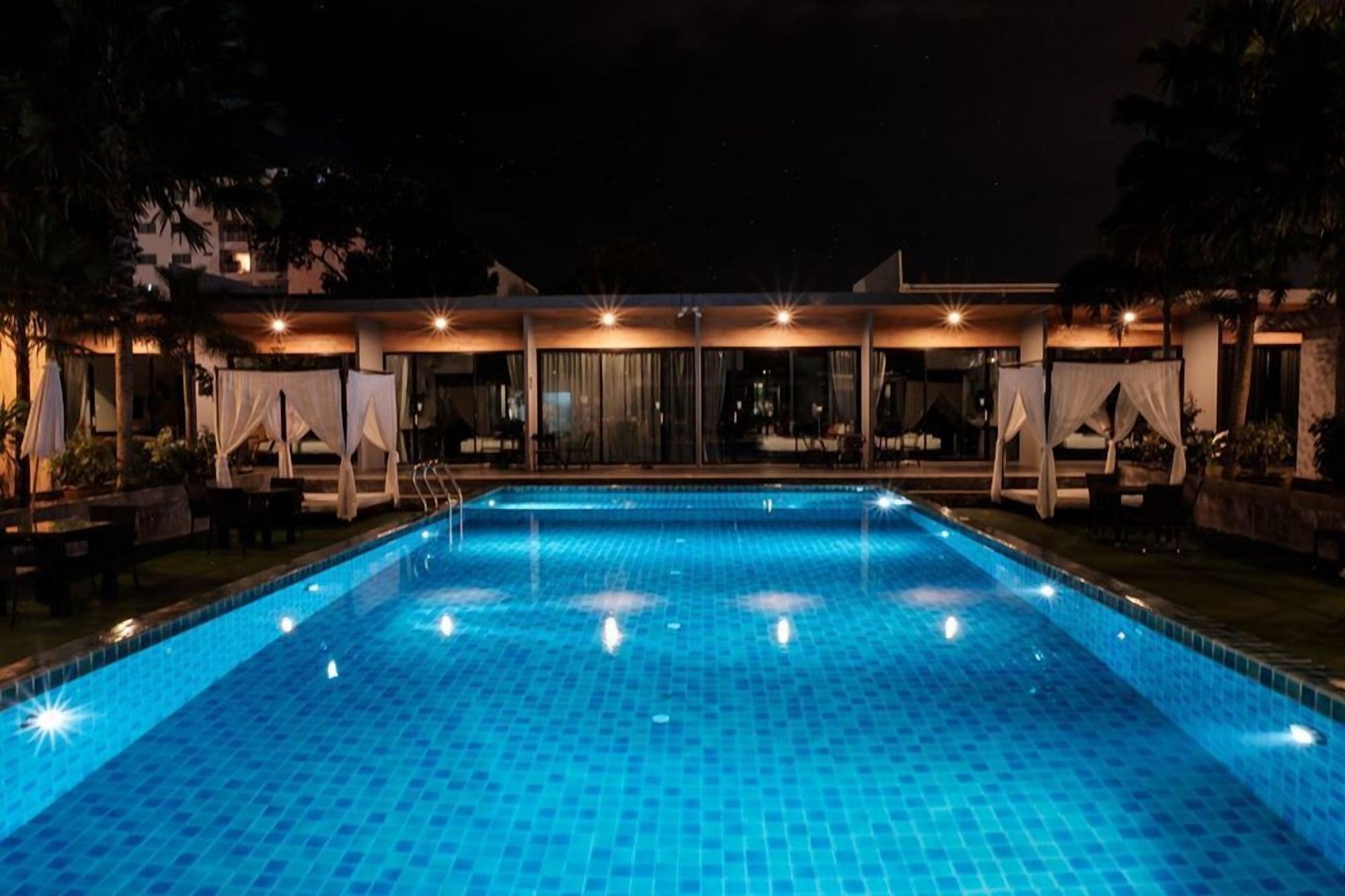D Living Pattaya 3*