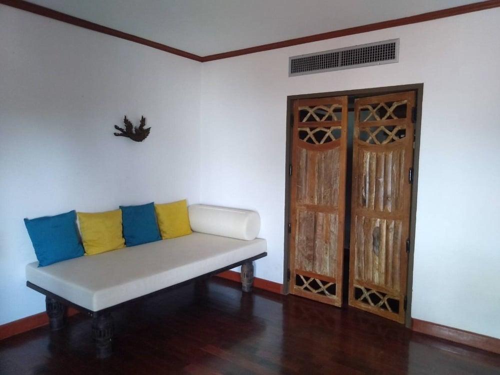 Baan Hin Sai & Resort 3*
