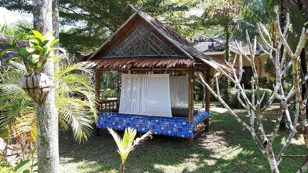 Resort Palm Garden
