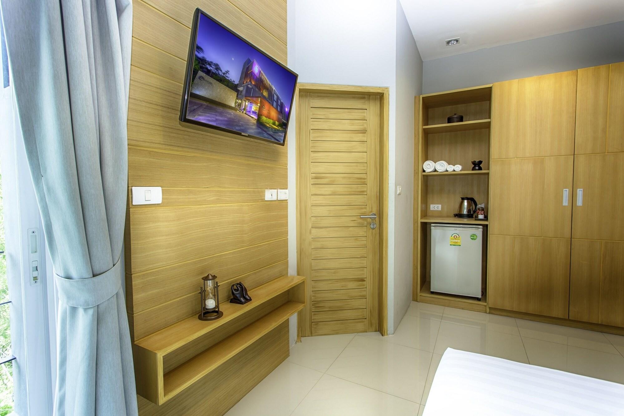 Escape De Phuket Hotel 4*