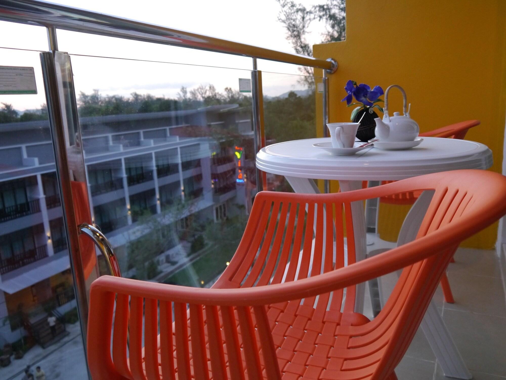 Moon Budget Hotel