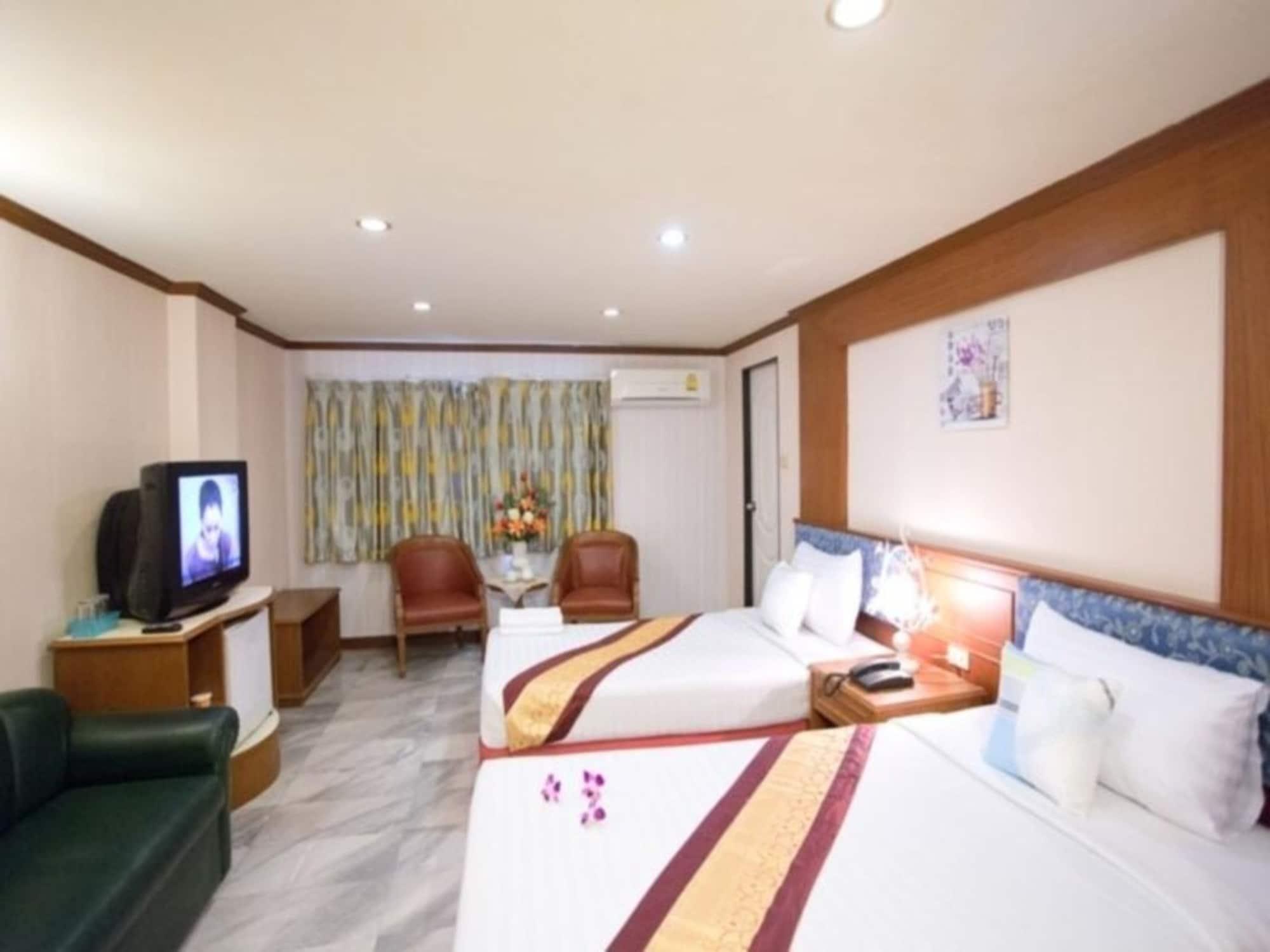 Hotel Chaipat 3*
