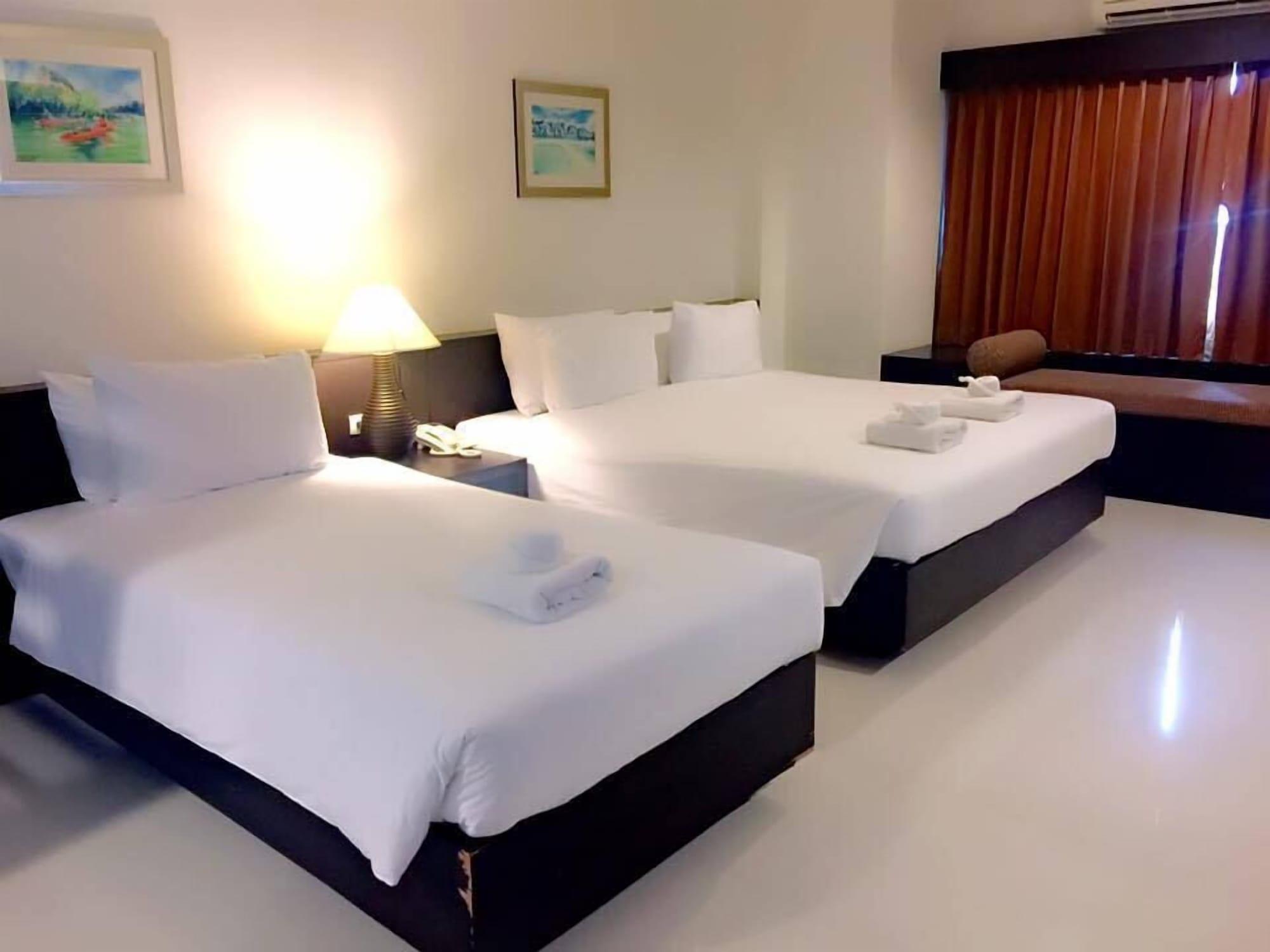 Hotel The White Pearl 3*