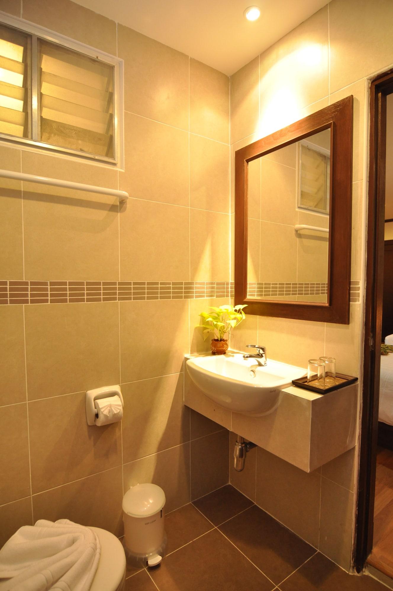 Hemingway's Hotel 3*