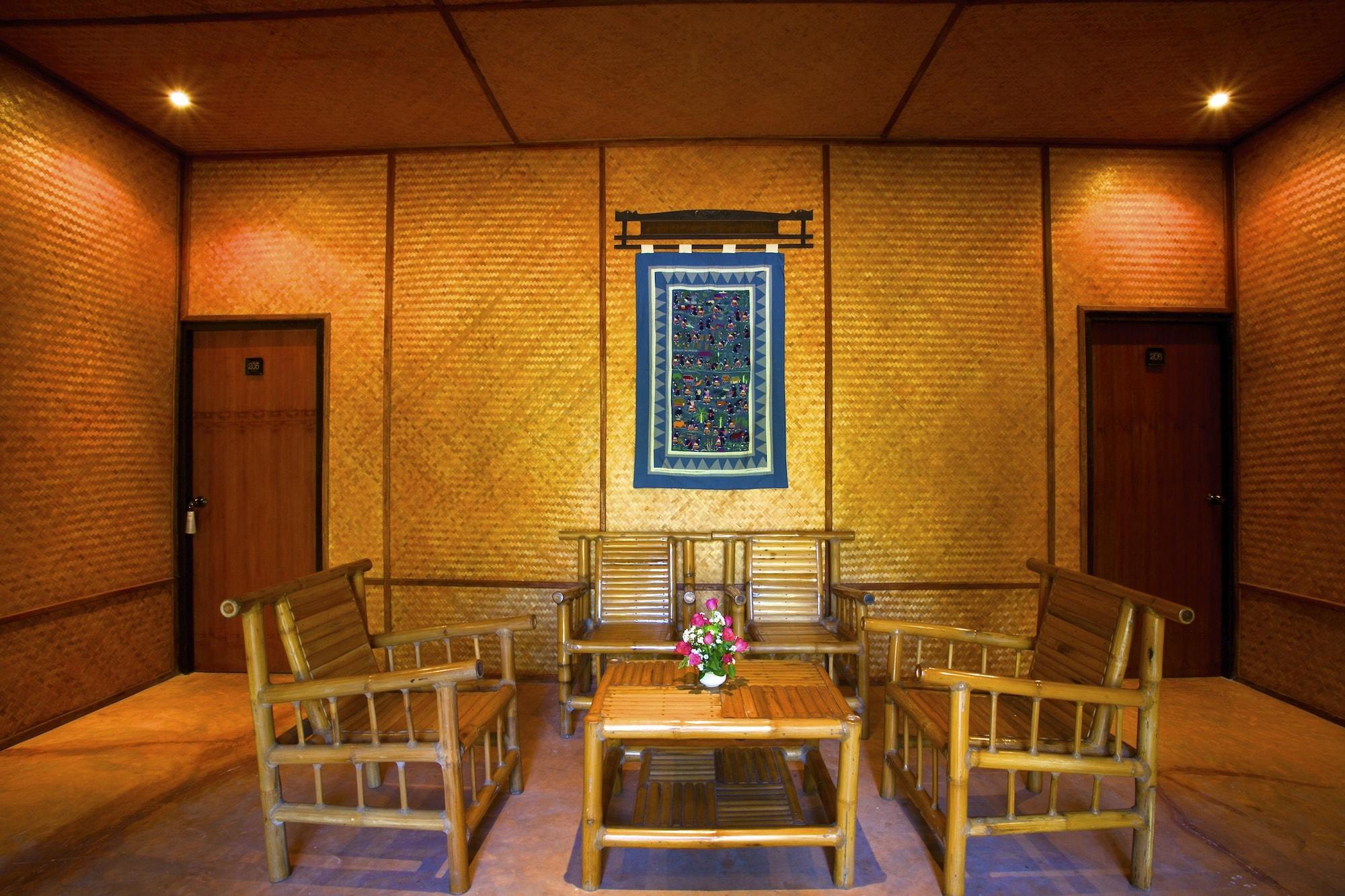Lodge Hmong Hilltribe