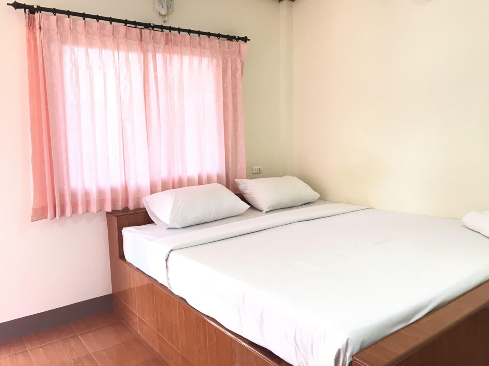 Paradise Hotel 2*