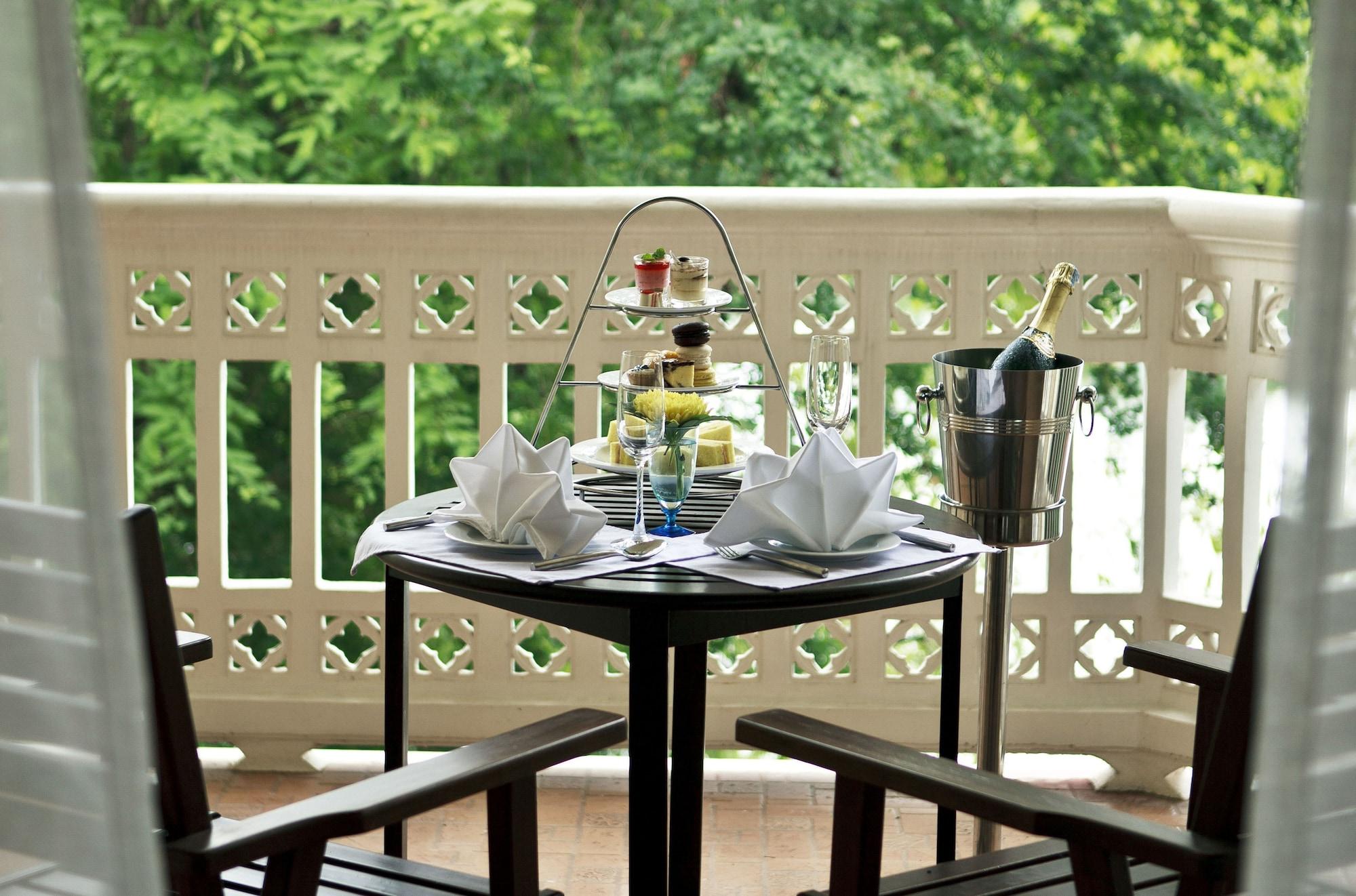 Resort Dheva Mantra 5*