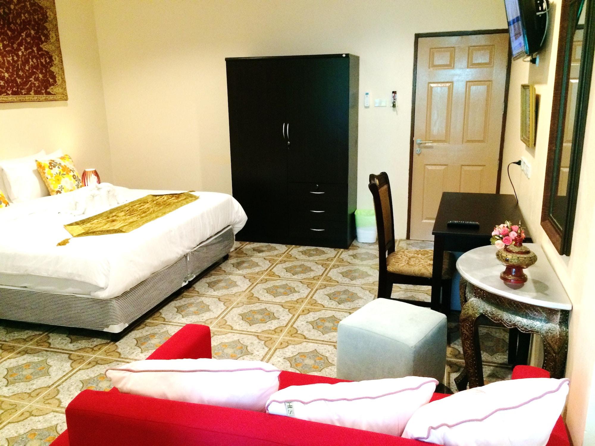 Goldsea Hotel 2*