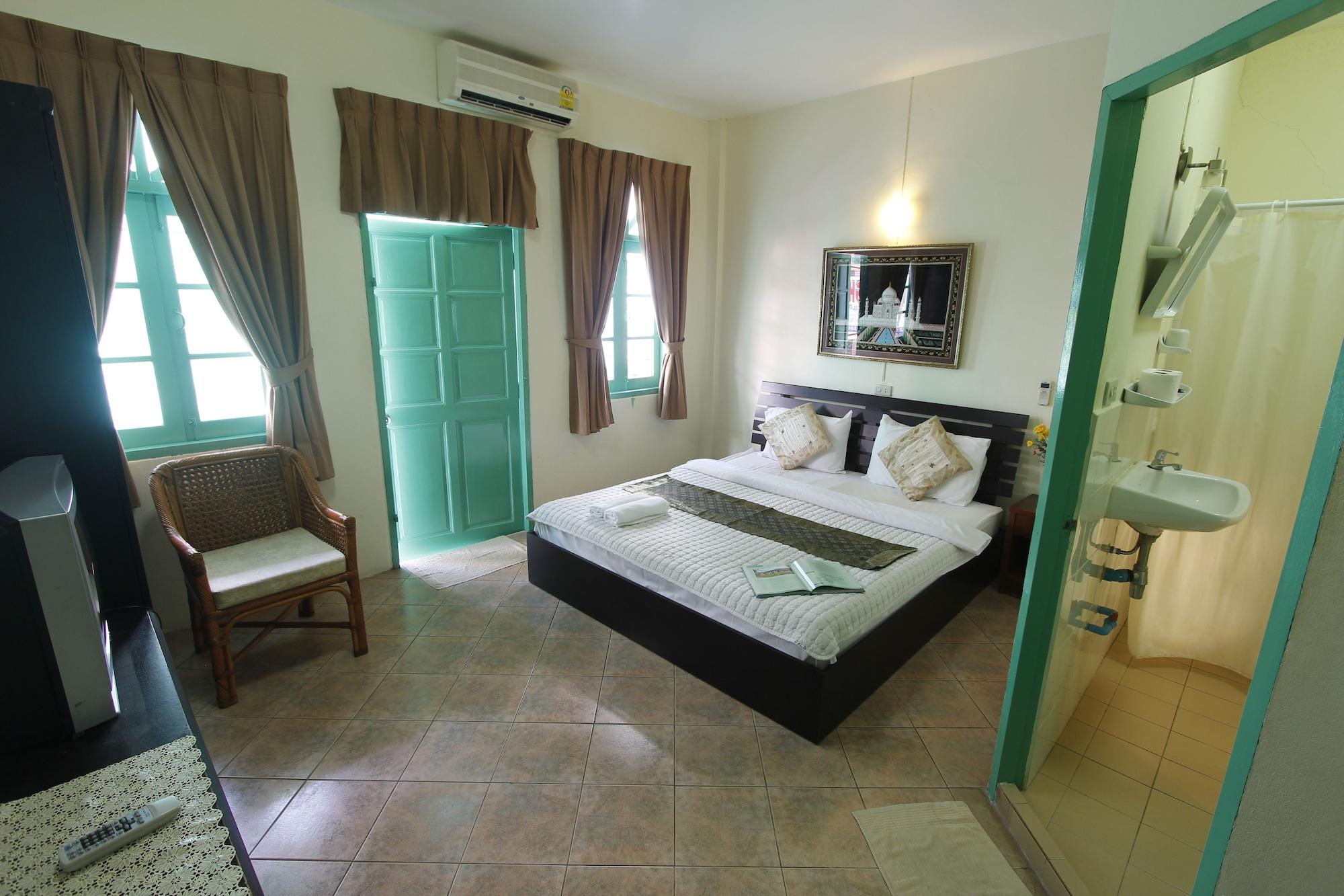 Goldsea Hotel 2*