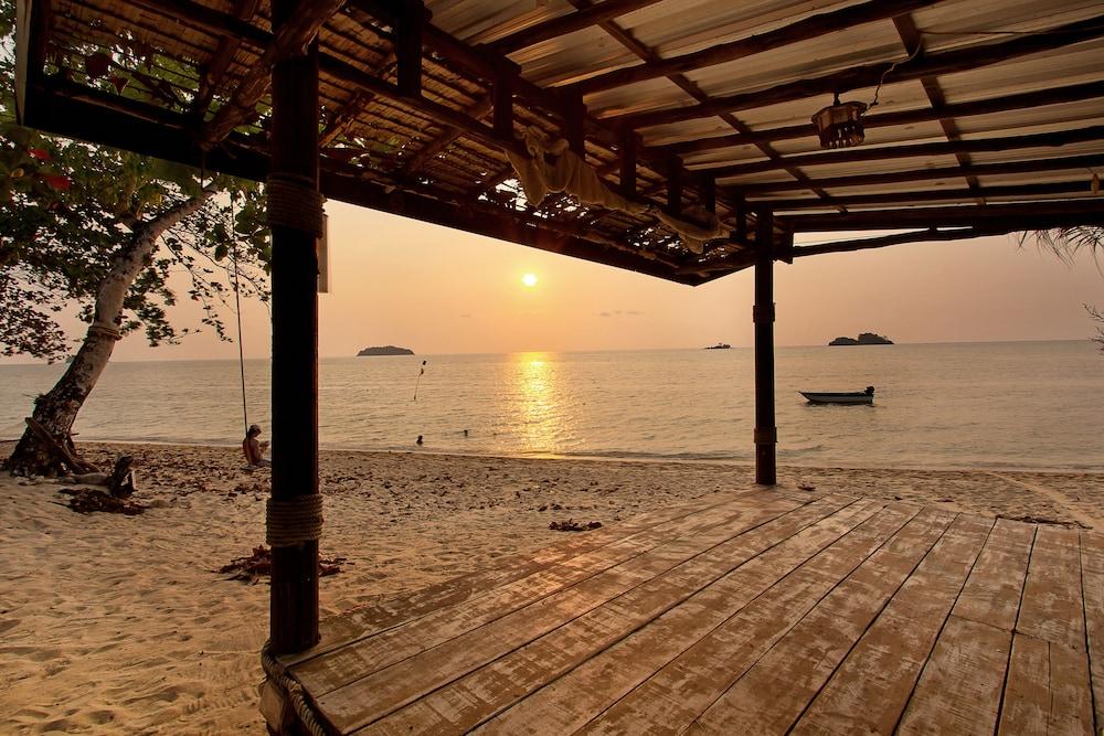 Resort The White Knot