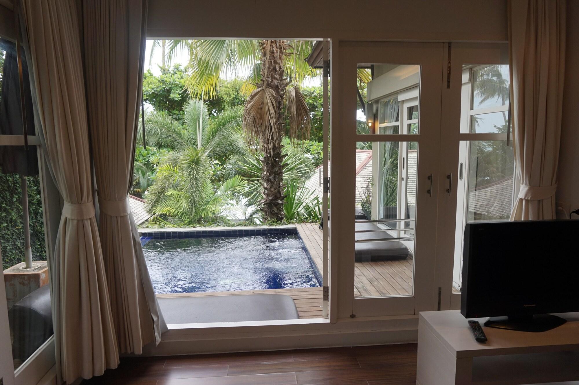 Replay Pool Beachfront Samui Bang Rak Beach (Koh Samui)