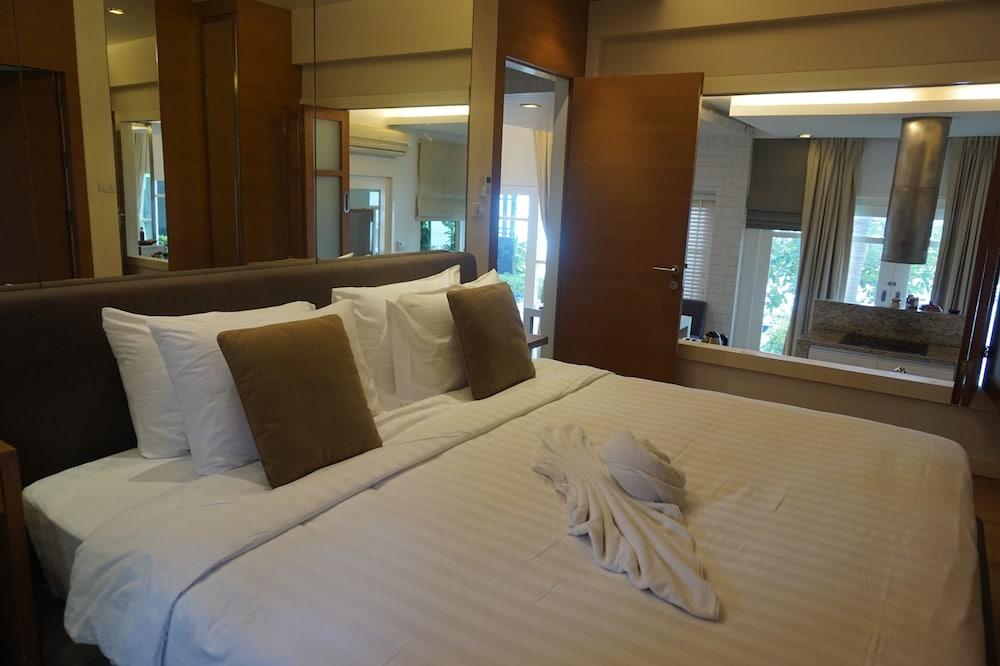 Replay Pool Beachfront Samui Resort Bang Rak Beach (Koh Samui)