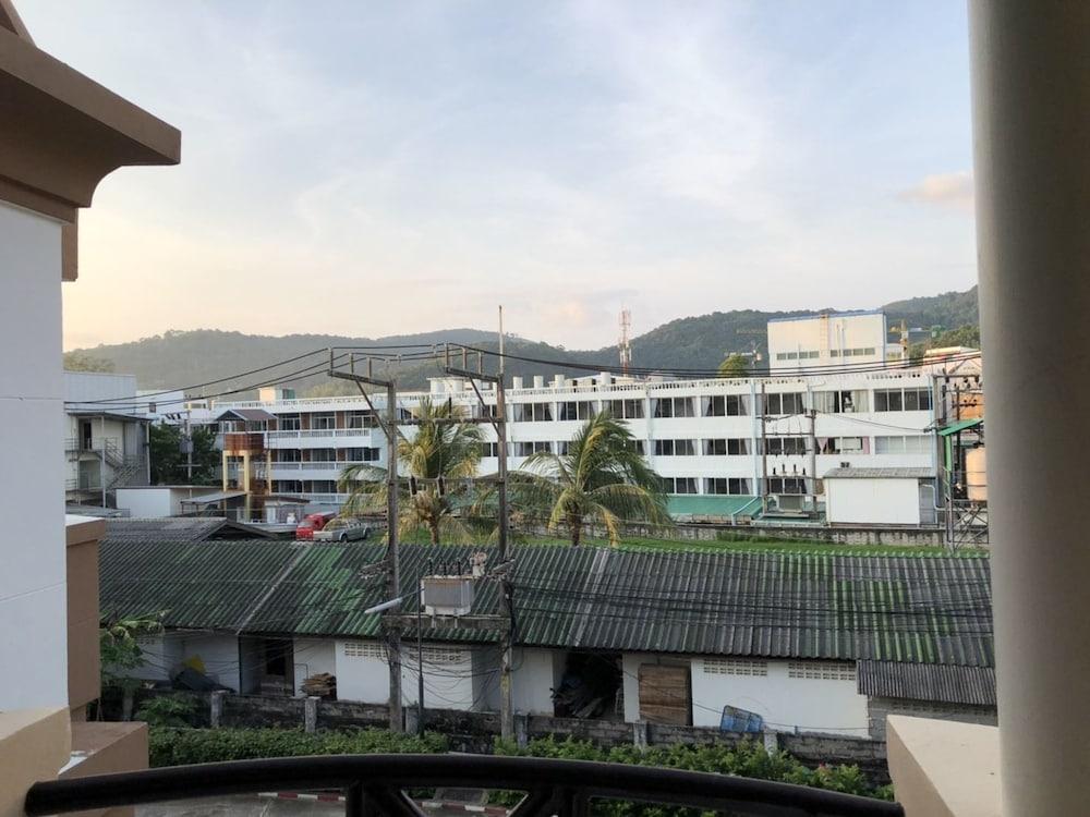 Guest house Nin Karon
