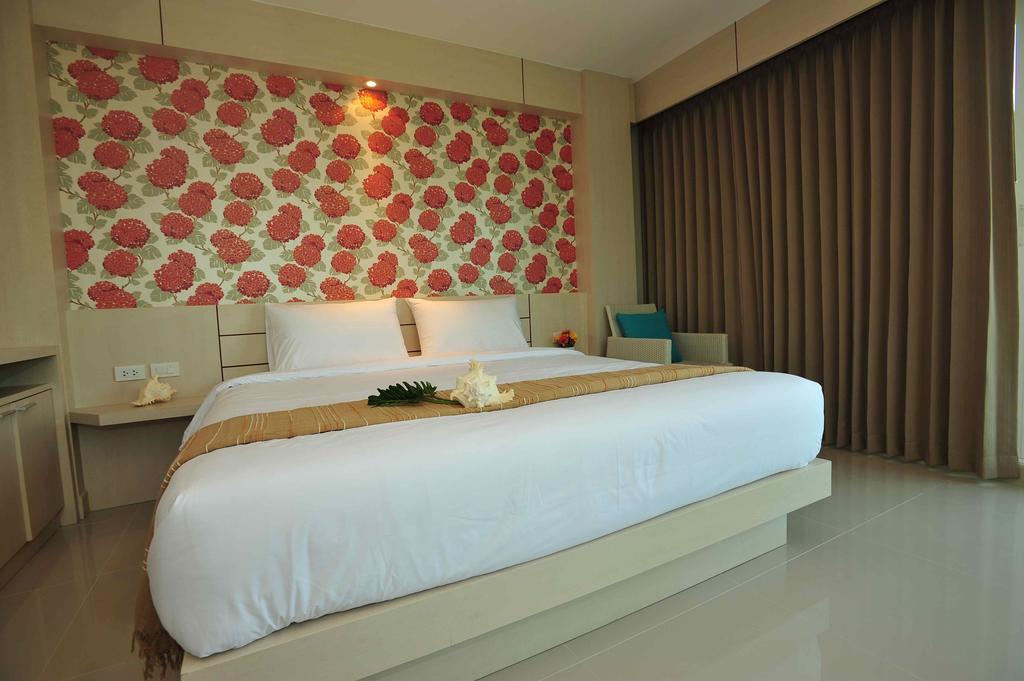 Chalong Front Apartment Rawai