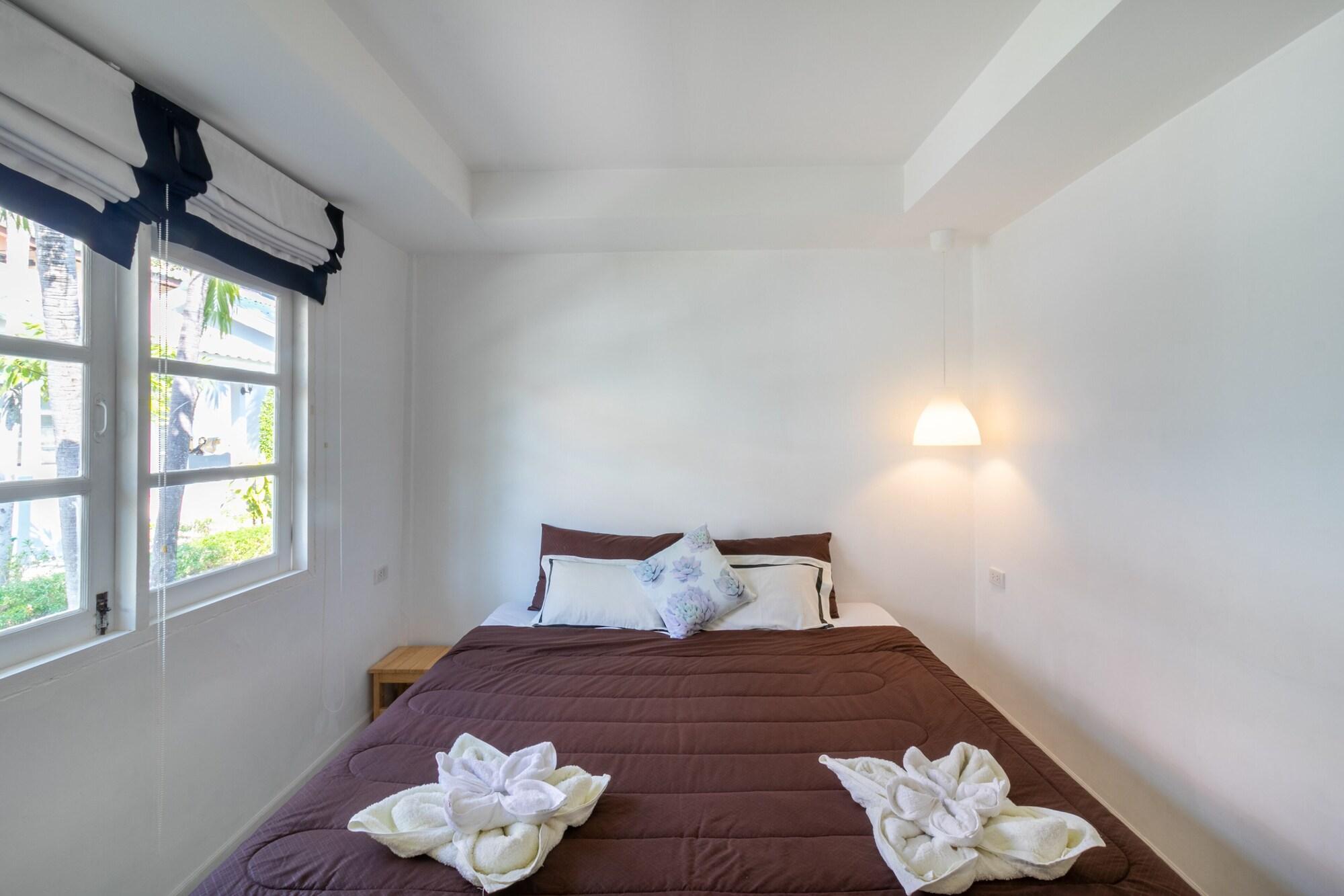 1715 House - White Rhino 3*