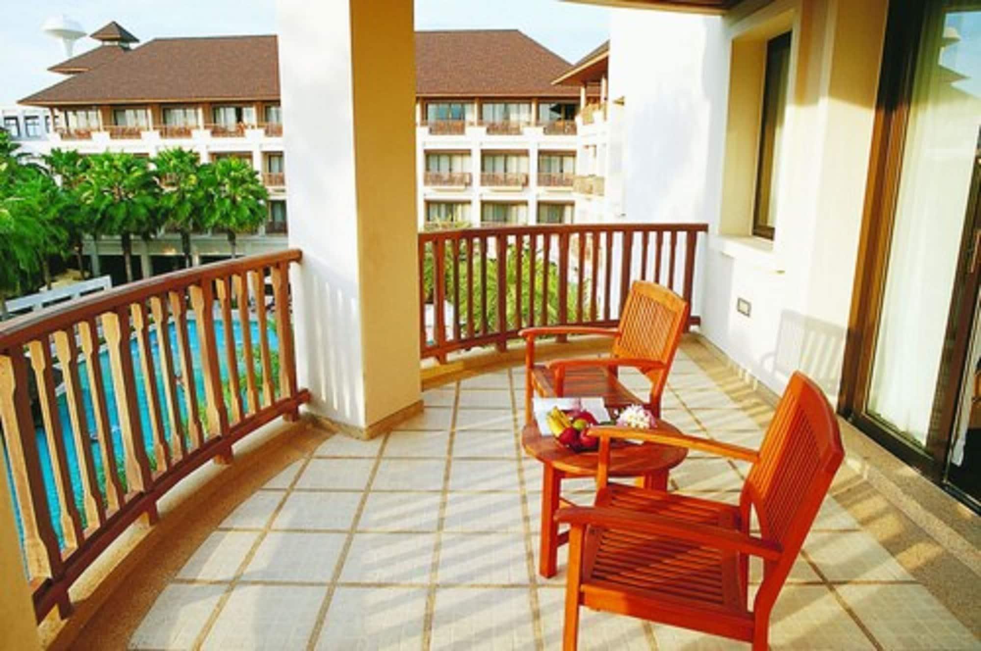 Resort The Tide 4*