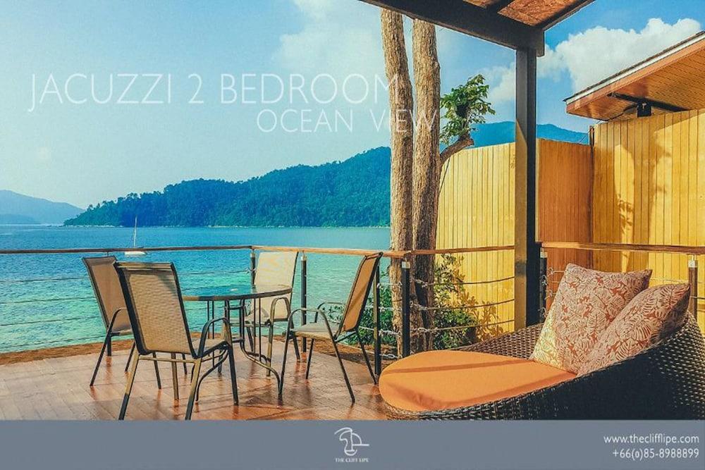 Resort The Cliff