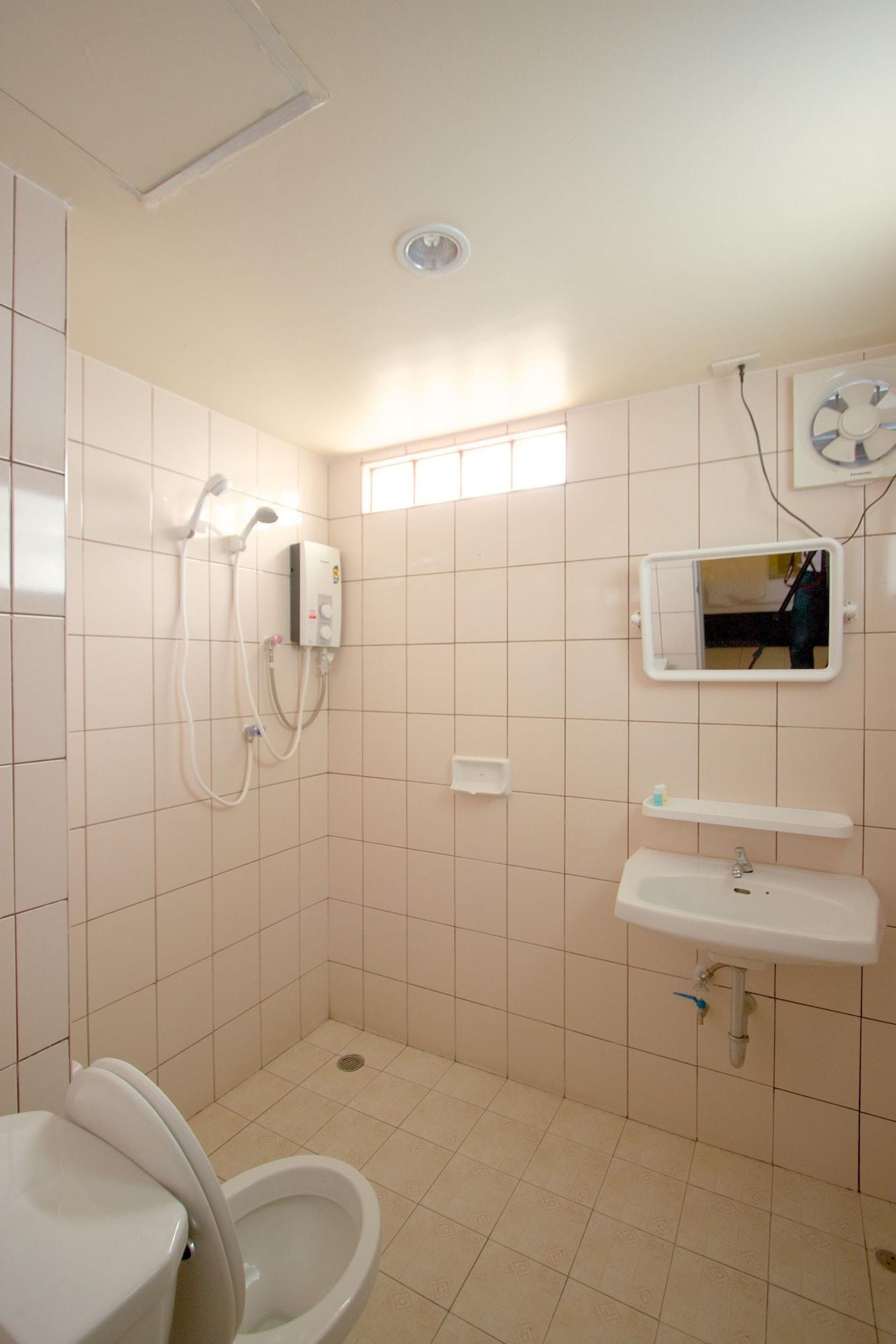 Charn Aparthotel 3*