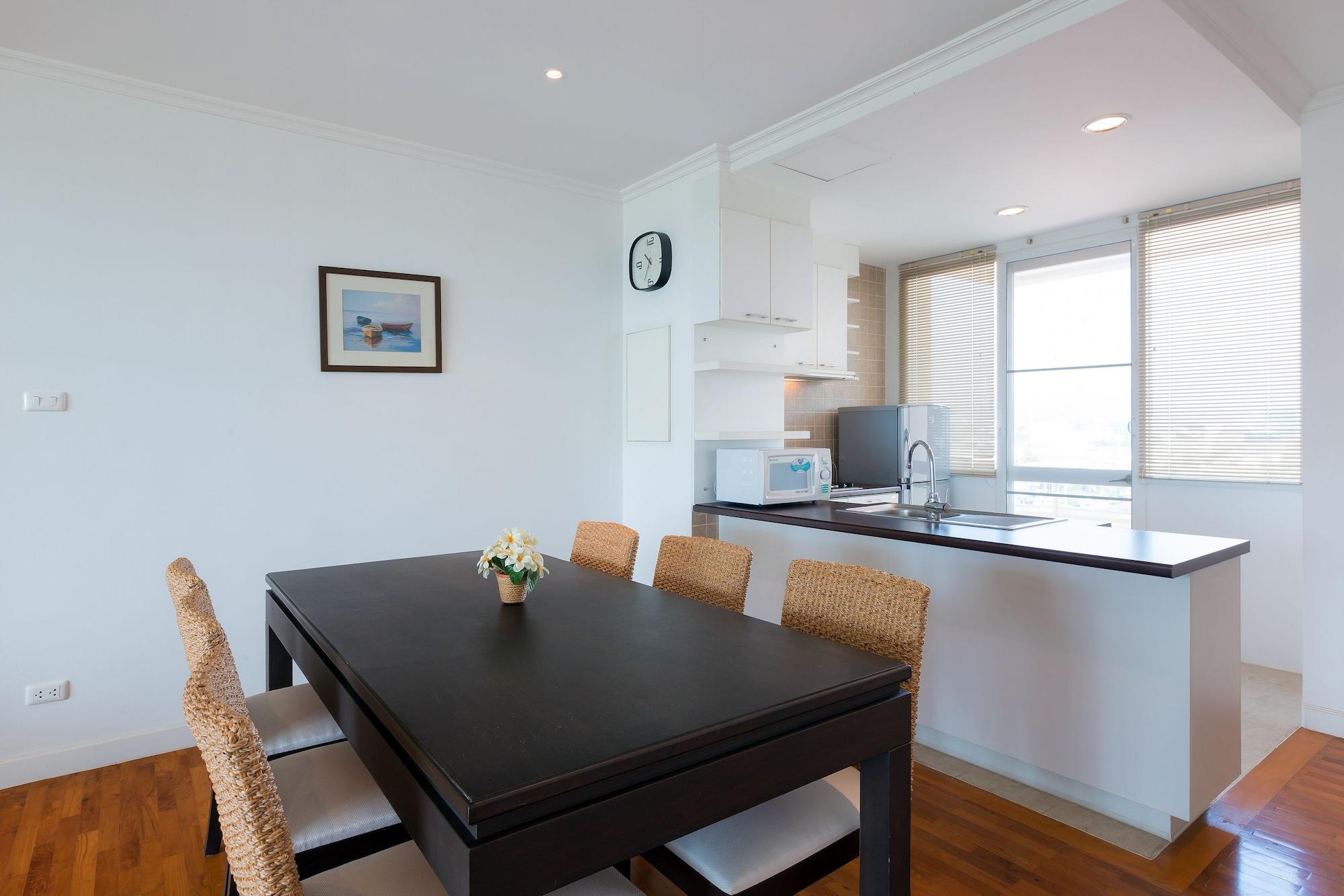 Apartment Baan Sanploen Beachfront