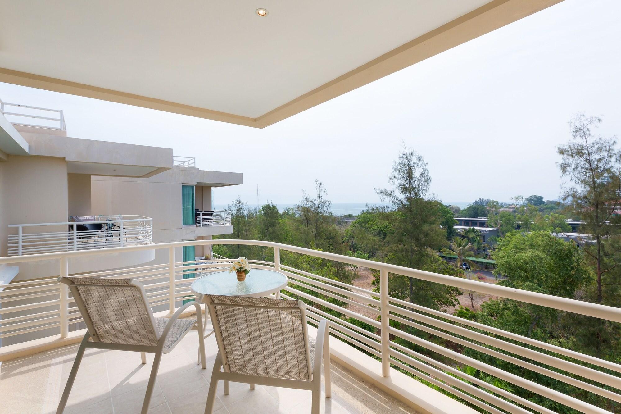 Baan Sanploen Beachfront *