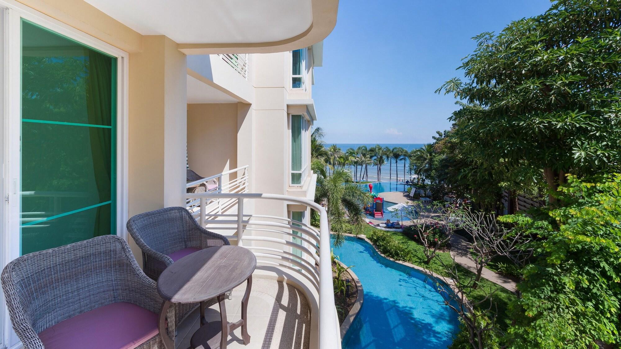 Apartment Baan Sanploen Beachfront