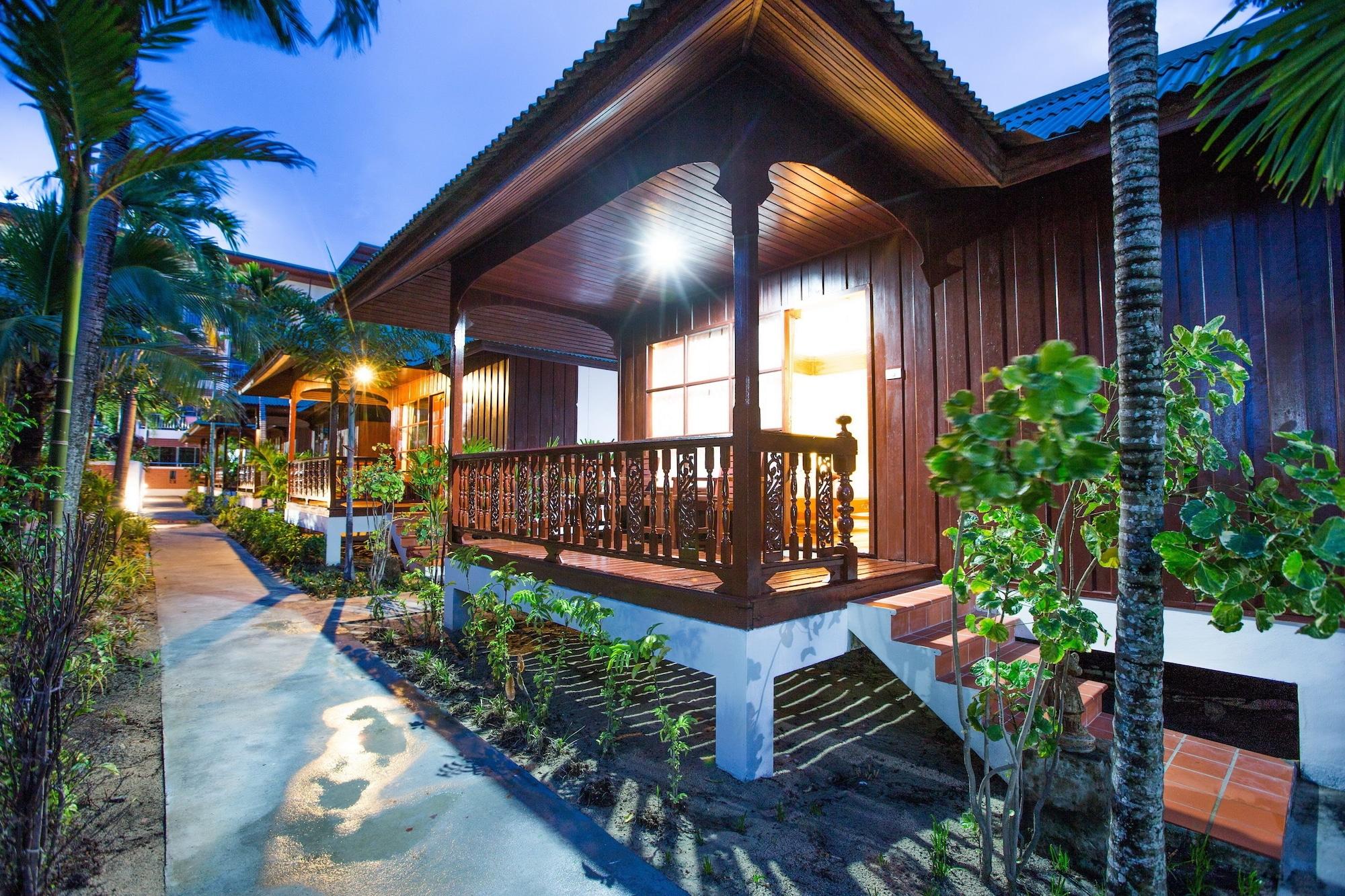 Coconut Hotel 3*