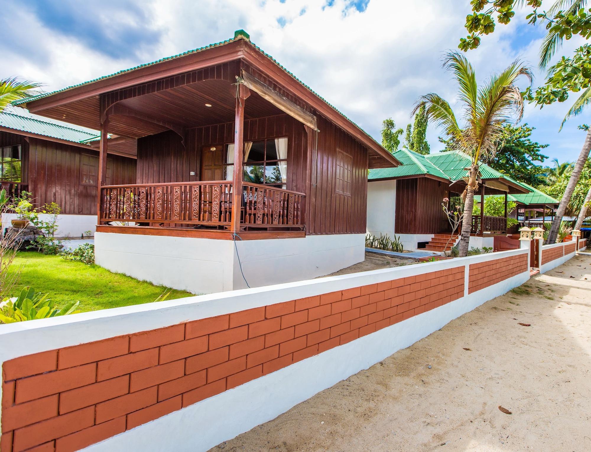 Coconut Hotel 3*