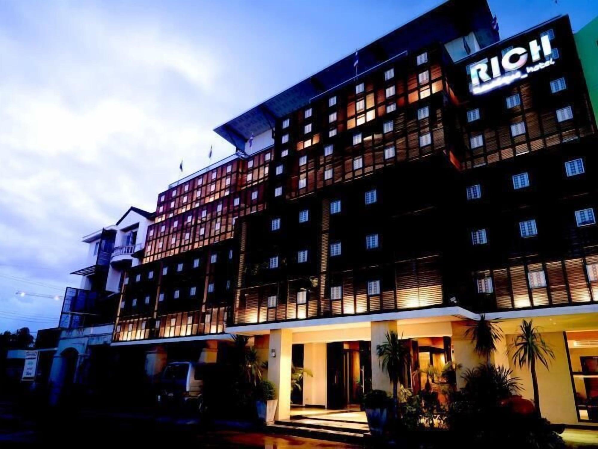 Oyo 115 Rich Boutique