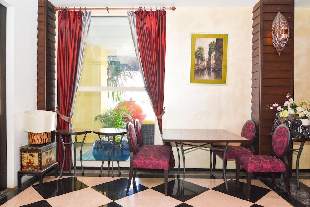 Oyo 115 Rich Boutique