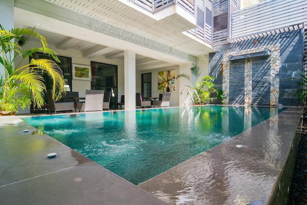 Hotel Oyo 115 Rich Boutique