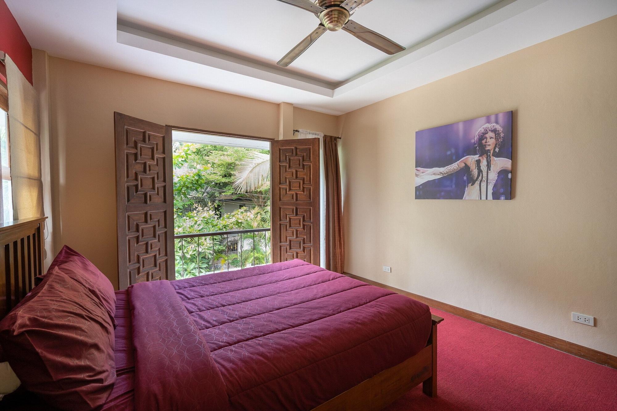 Villa Whitney *
