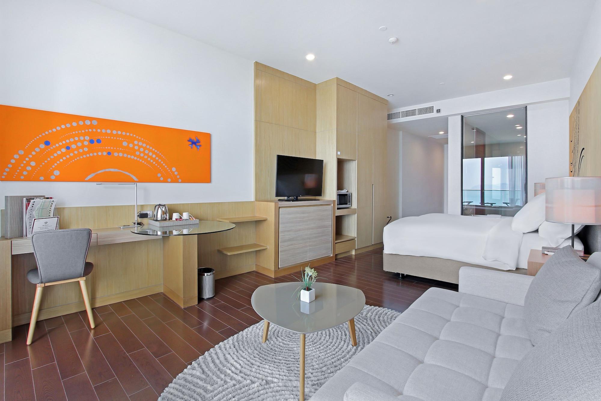 Hotel White Residences Pattaya 4*