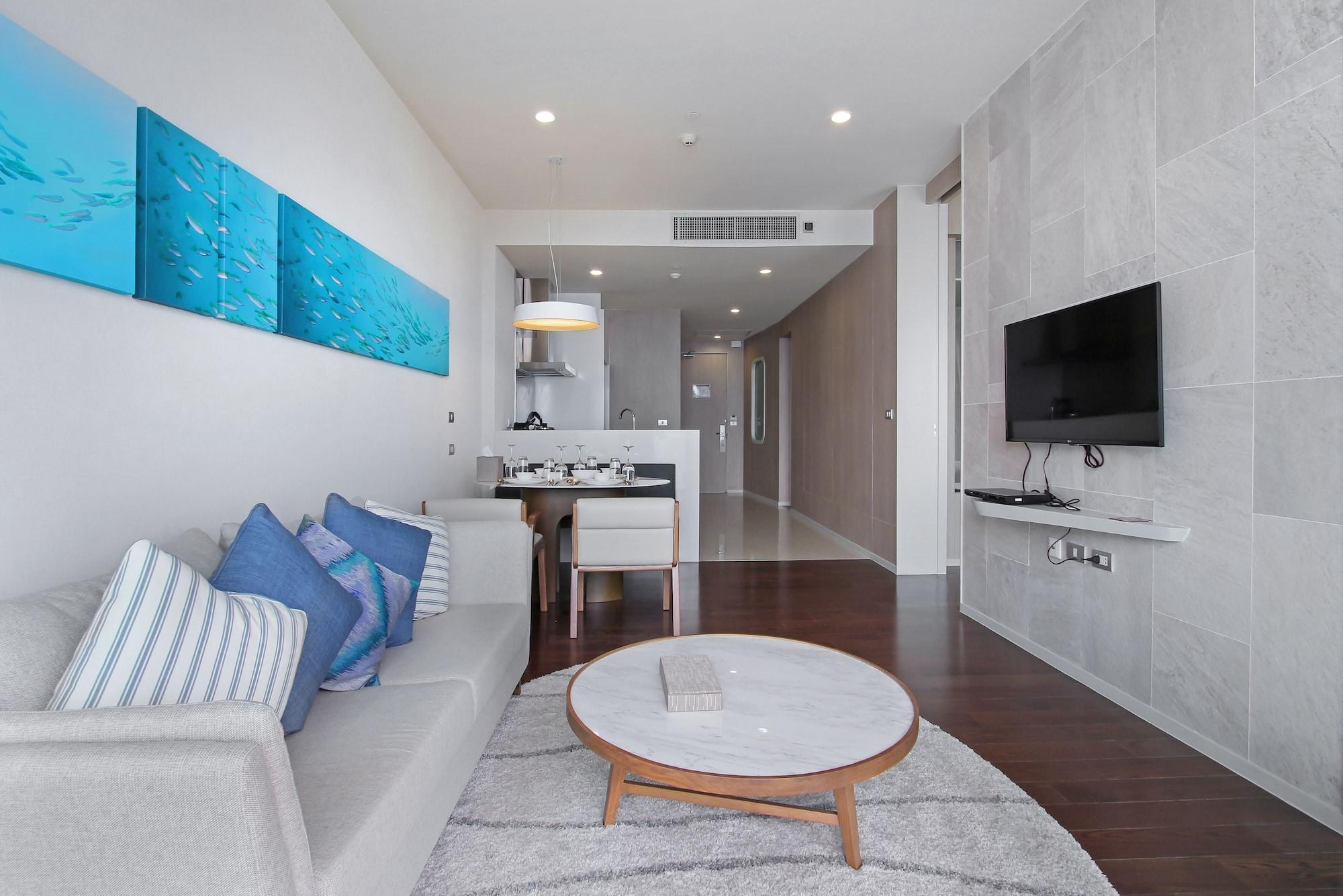 Hotel White Residences Pattaya 4*