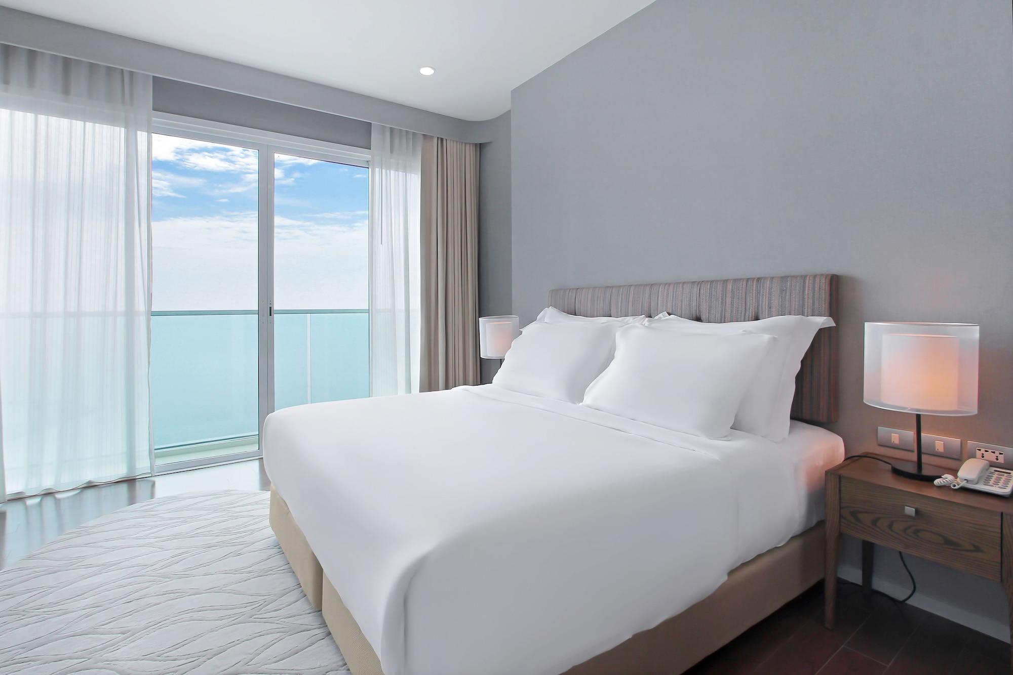 White Residences Pattaya Hotel 4*