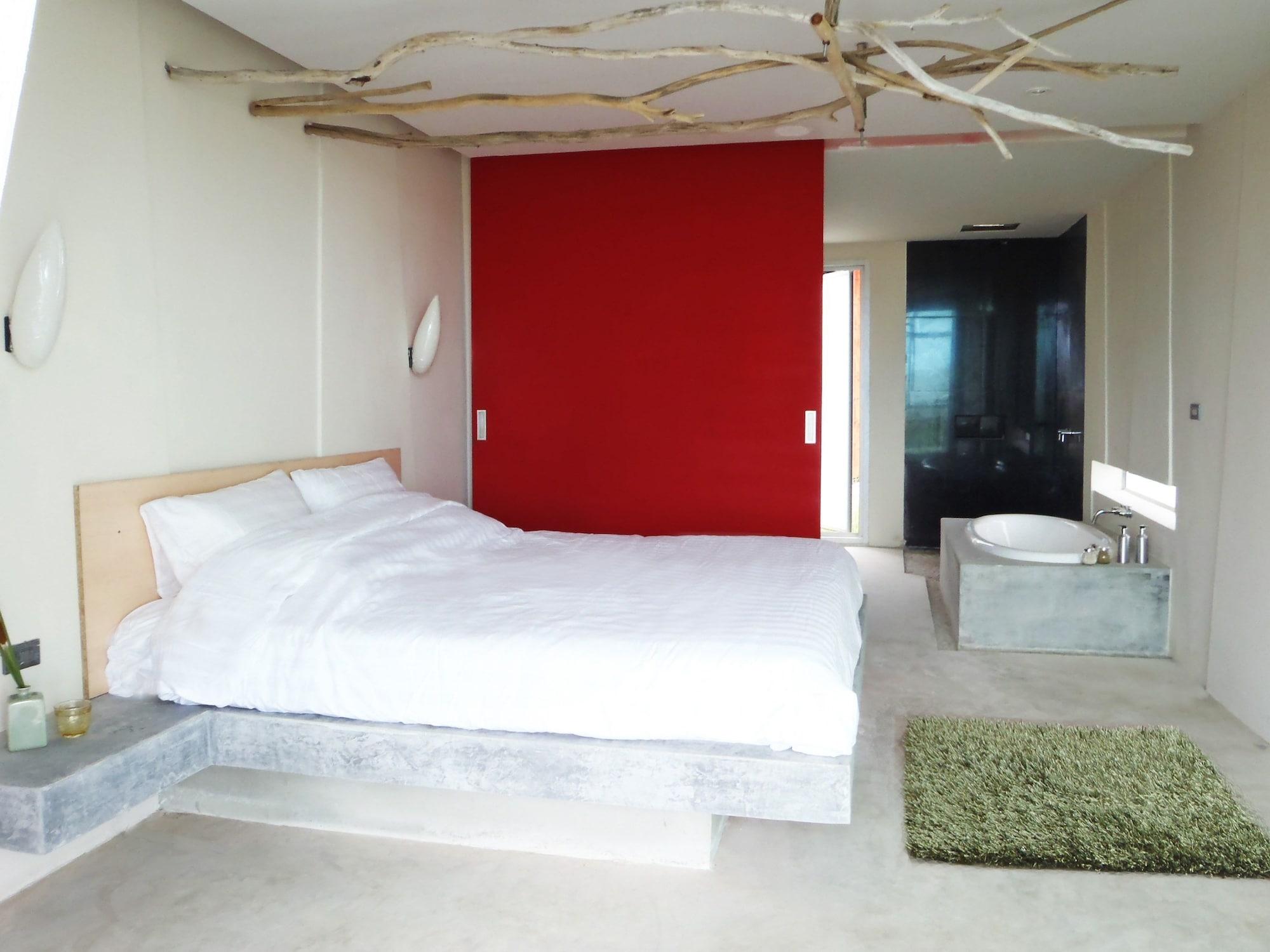 Resort Red Z The Ocean Puk Tian