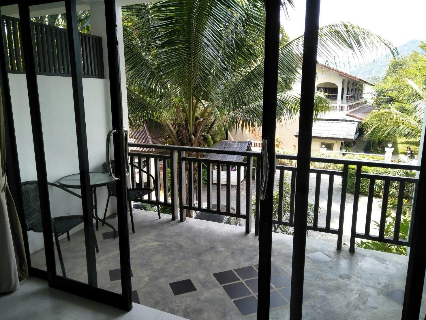 Holiday Park Hotel