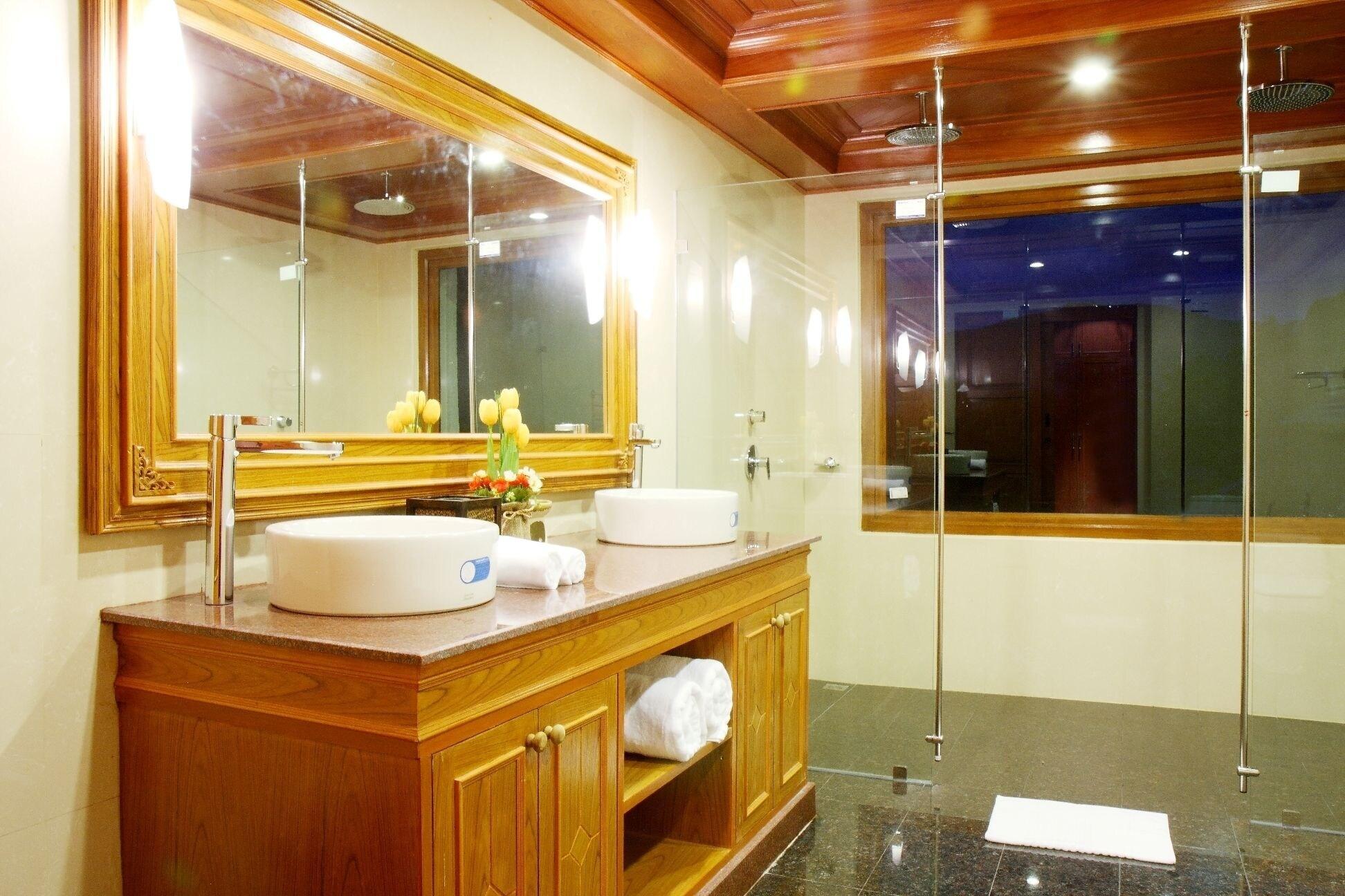 Reuan Thai Villa *