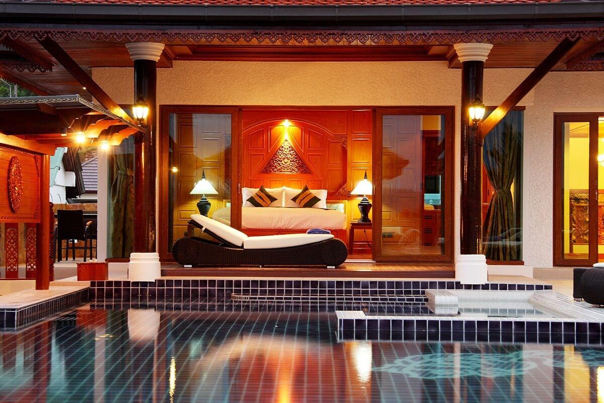 Reuan Thai *