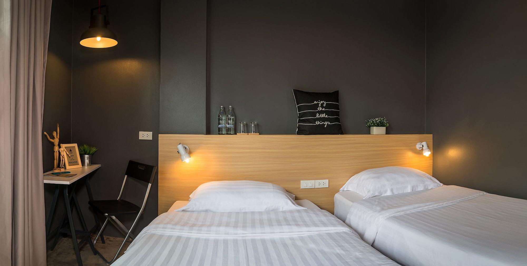 Srisuksant Square Hostel