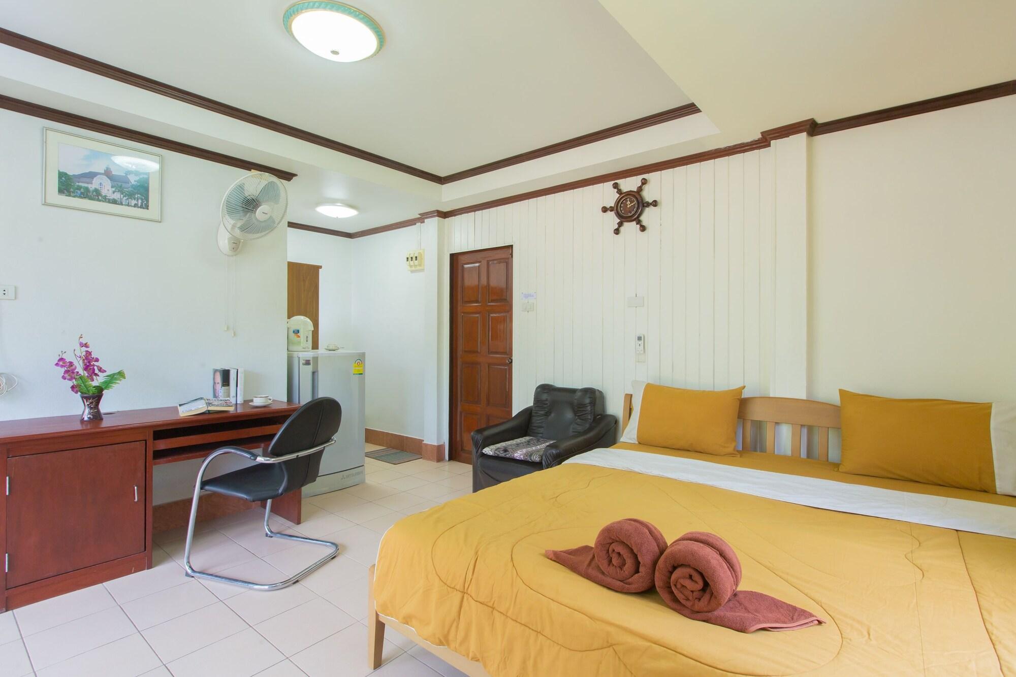 Apartment Rai Rom Yen Sha *