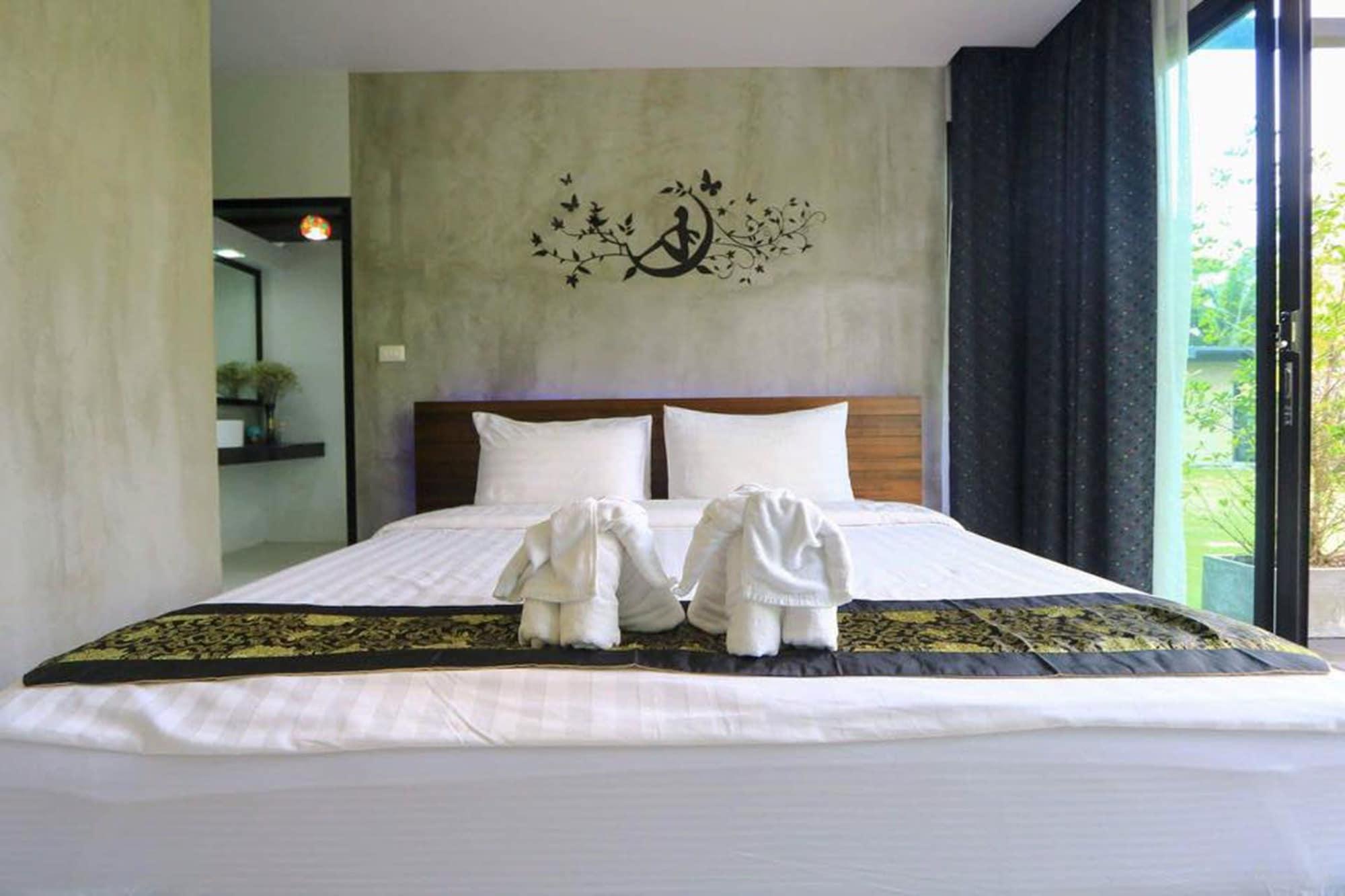 Baan Norkna Bangtao Guest house